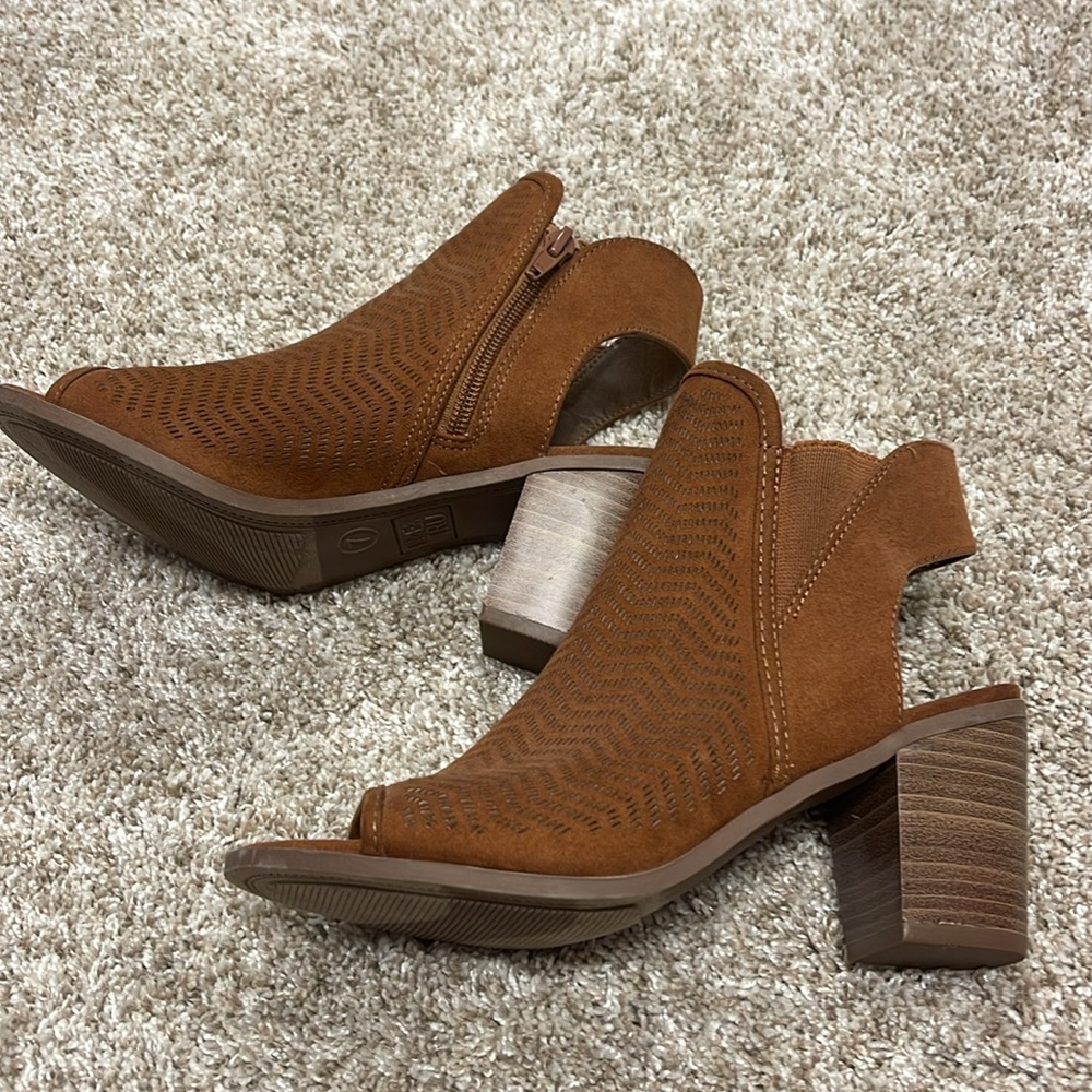Brown Zip Up Open Slide Shoe